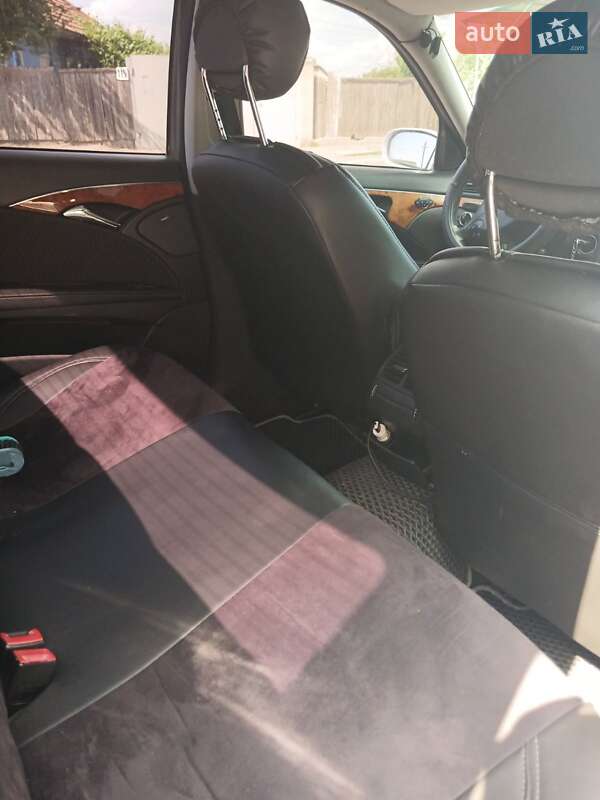 Седан Mercedes-Benz E-Class 2002 в Ізмаїлі