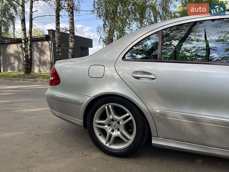 Седан Mercedes-Benz E-Class 2003 в Черновцах