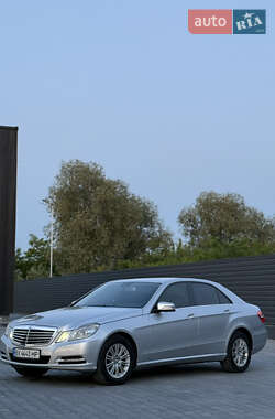 Седан Mercedes-Benz E-Class 2010 в Дунаевцах