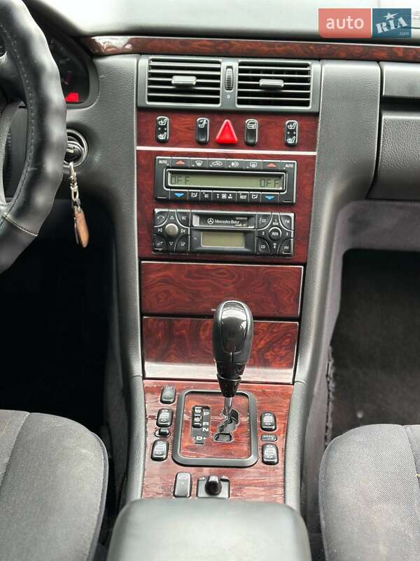 Седан Mercedes-Benz E-Class 2002 в Ірпені фото 15 Седан Mercedes-Benz E-Class 2002 в Ірпені