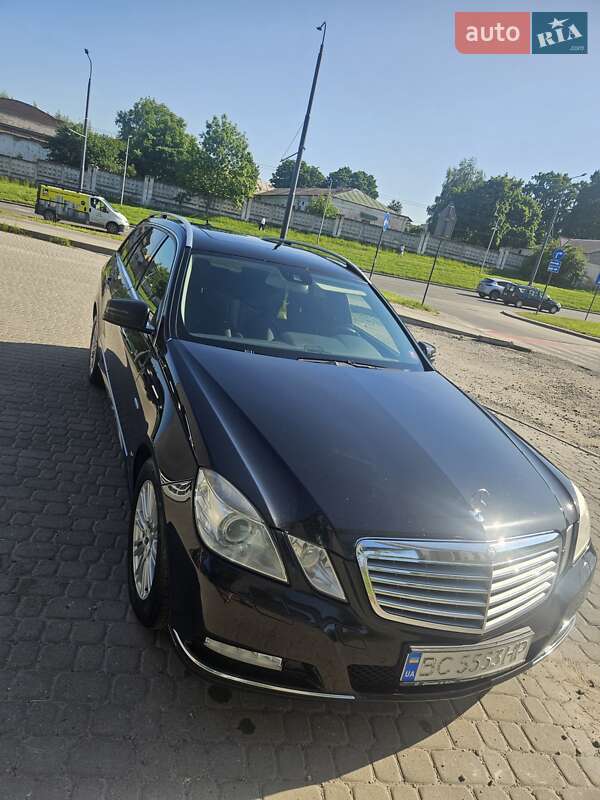 Универсал Mercedes-Benz E-Class 2011 в Львове