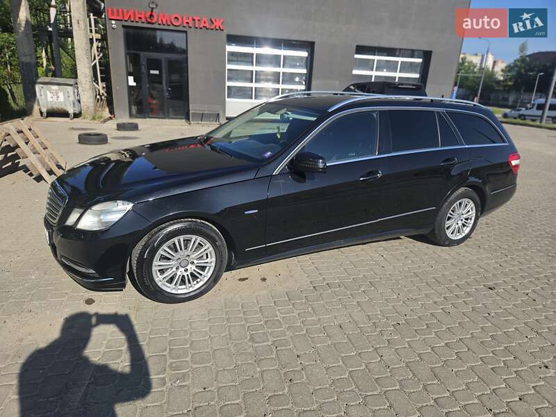 Универсал Mercedes-Benz E-Class 2011 в Львове