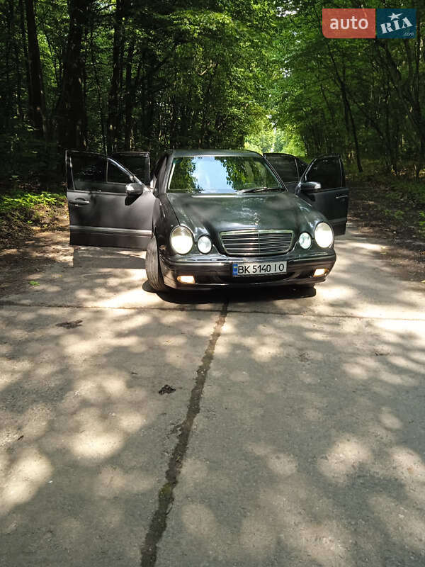 Mercedes-Benz E-Class 2000