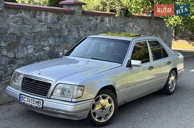Седан Mercedes-Benz E-Class 1990 в 