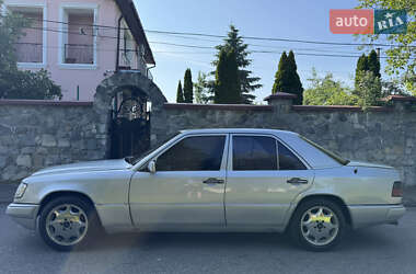Седан Mercedes-Benz E-Class 1990 в 