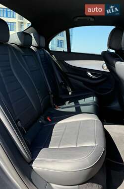 Седан Mercedes-Benz E-Class 2021 в 