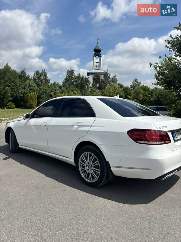 Седан Mercedes-Benz E-Class 2013 в Івано-Франківську