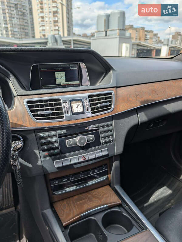 Седан Mercedes-Benz E-Class 2013 в Івано-Франківську