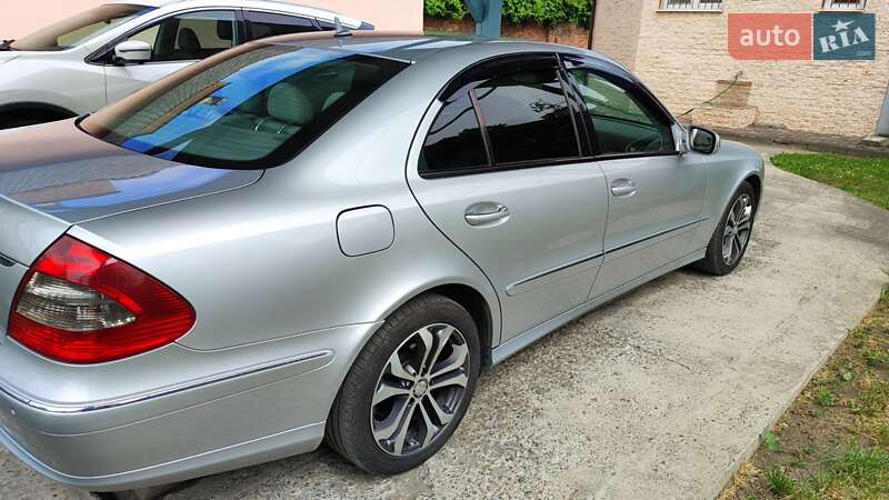 Седан Mercedes-Benz E-Class 2007 в Черновцах