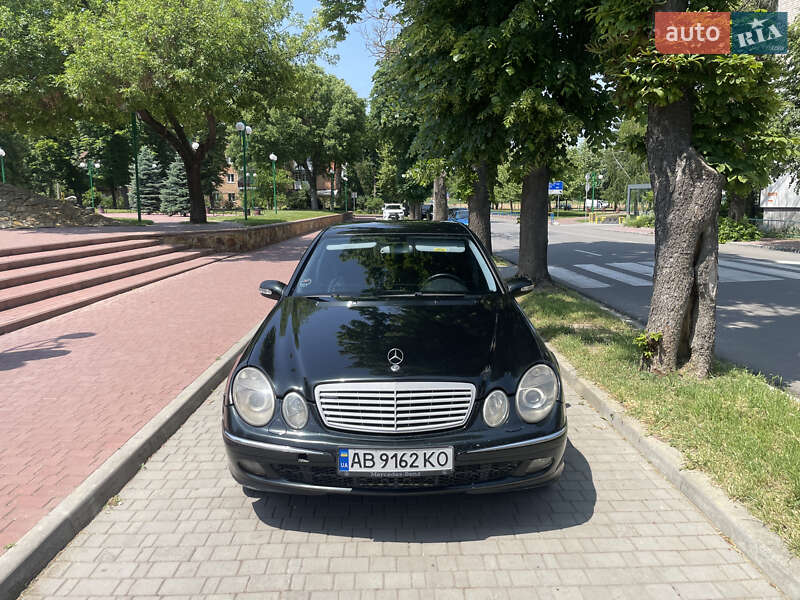 Седан Mercedes-Benz E-Class 2003 в 