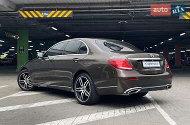 Седан Mercedes-Benz E-Class 2017 в 