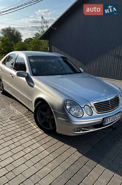 Седан Mercedes-Benz E-Class 2004 в Долині