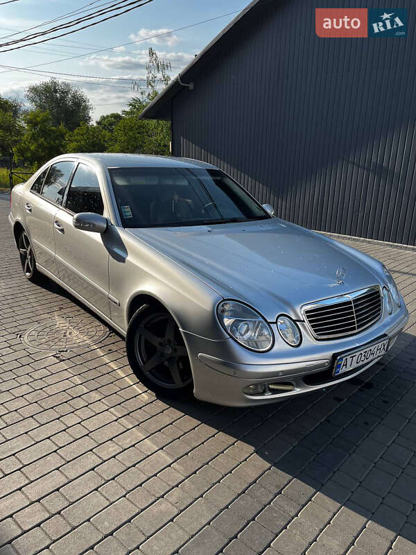 Седан Mercedes-Benz E-Class 2004 в 