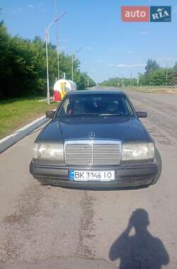 Седан Mercedes-Benz E-Class 1990 в Кореці
