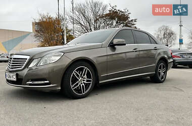Седан Mercedes-Benz E-Class 2010 в Запорожье