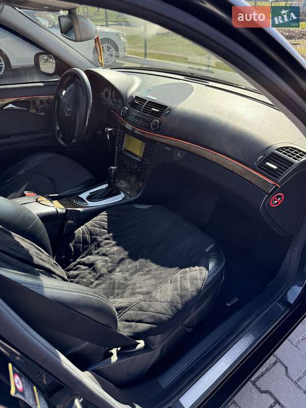 Седан Mercedes-Benz E-Class 2004 в Киеве