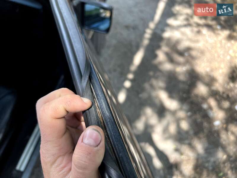 Седан Mercedes-Benz E-Class 1992 в Києві
