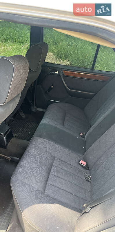 Седан Mercedes-Benz E-Class 1995 в Хмельницькому