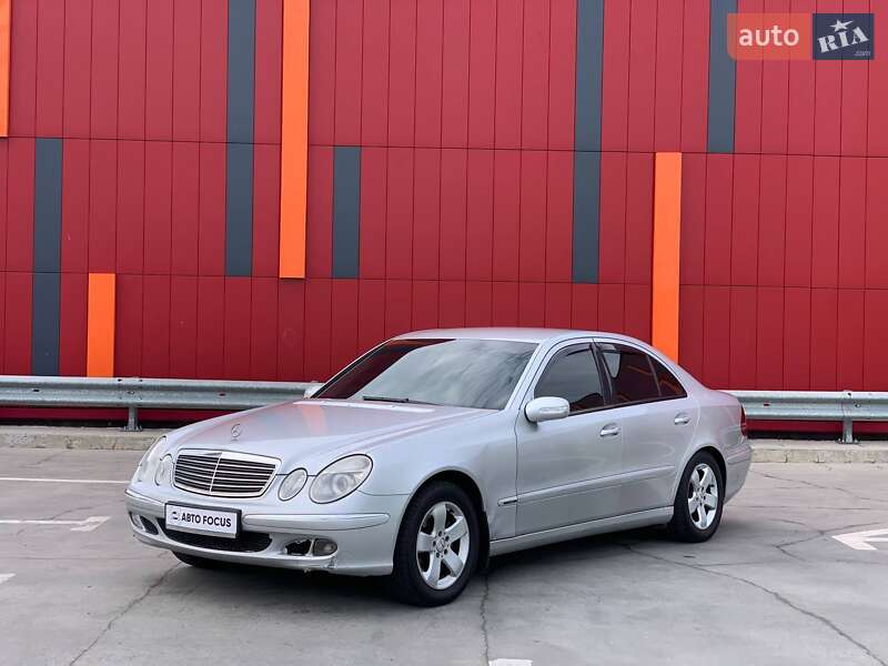 Седан Mercedes-Benz E-Class 2002 в Киеве