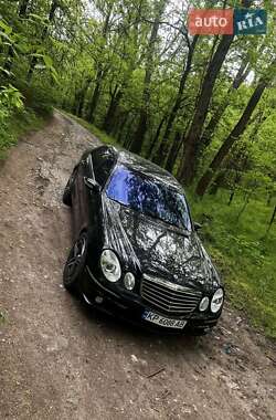 Седан Mercedes-Benz E-Class 2004 в Запорожье
