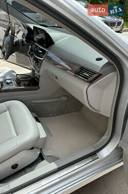 Седан Mercedes-Benz E-Class 2011 в 