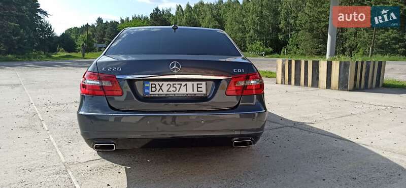Седан Mercedes-Benz E-Class 2011 в Славуте