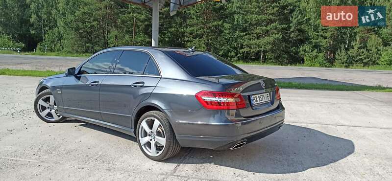 Седан Mercedes-Benz E-Class 2011 в Славуте