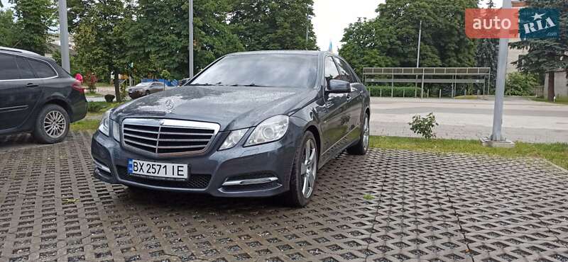 Седан Mercedes-Benz E-Class 2011 в Славуте