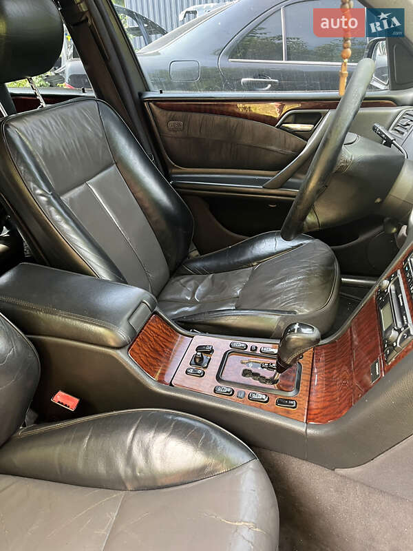 Седан Mercedes-Benz E-Class 2001 в Хмельницком