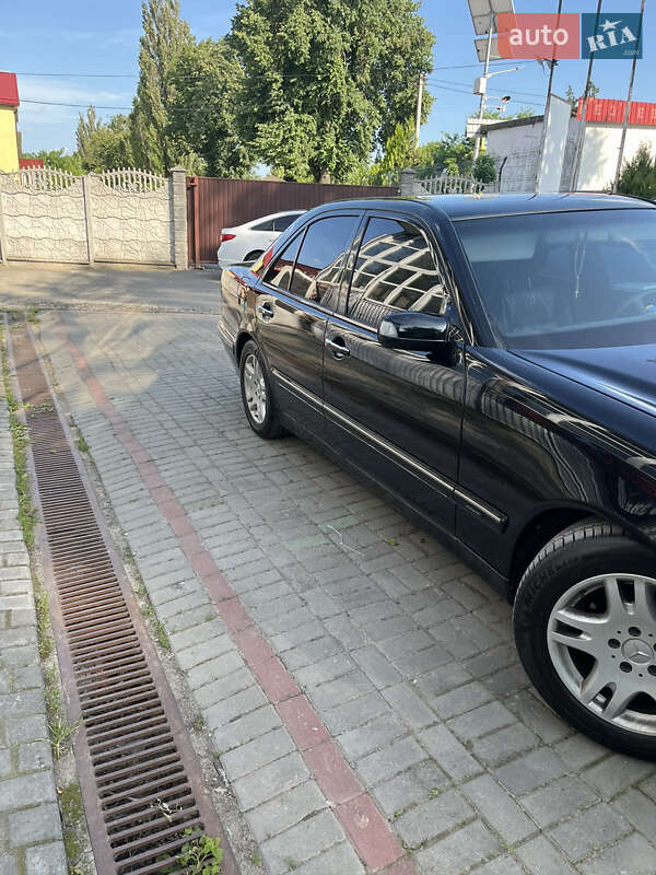 Седан Mercedes-Benz E-Class 2001 в Хмельницком