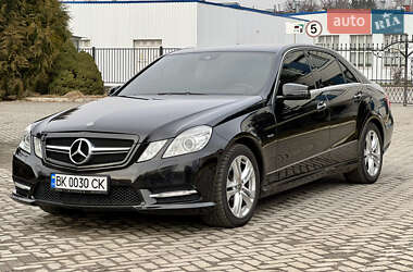 Седан Mercedes-Benz E-Class 2012 в Рівному