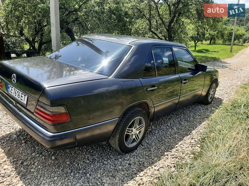 Седан Mercedes-Benz E-Class 1992 в Великому Кучурові
