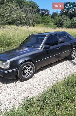 Седан Mercedes-Benz E-Class 1992 в 