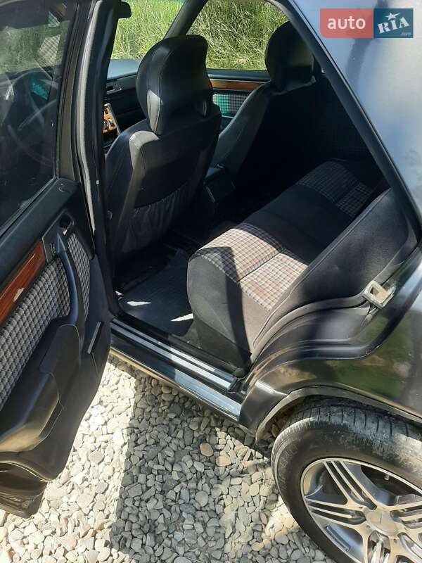 Седан Mercedes-Benz E-Class 1992 в Великому Кучурові