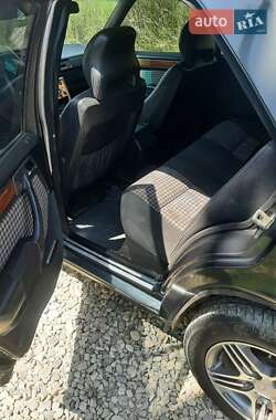 Седан Mercedes-Benz E-Class 1992 в 