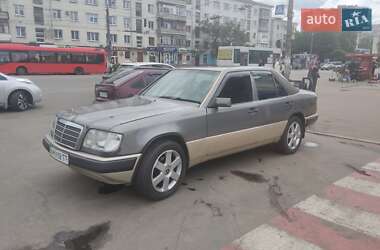 Седан Mercedes-Benz E-Class 1994 в 