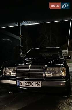 Седан Mercedes-Benz E-Class 1993 в Киеве