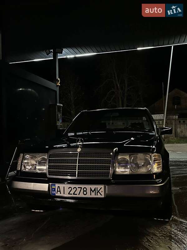 Mercedes-Benz E-Class 1993
