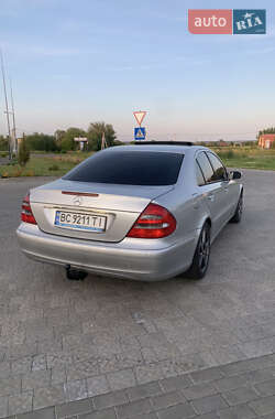 Седан Mercedes-Benz E-Class 2002 в 
