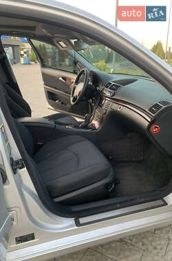 Седан Mercedes-Benz E-Class 2002 в 