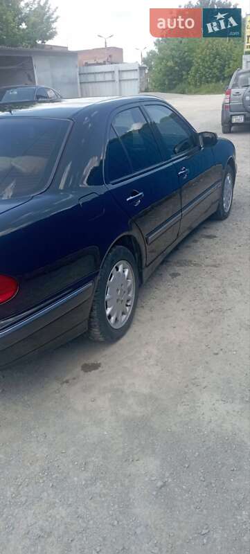 Седан Mercedes-Benz E-Class 2000 в Кам'янець-Подільському