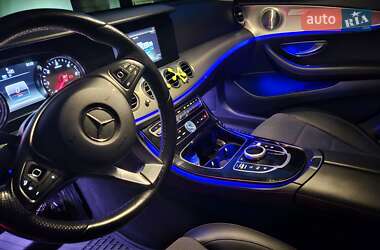 Седан Mercedes-Benz E-Class 2017 в Львове