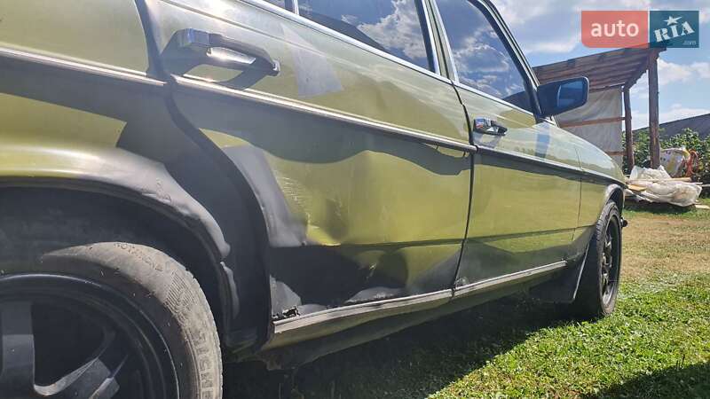 Седан Mercedes-Benz E-Class 1982 в Славском