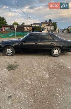 Седан Mercedes-Benz E-Class 1995 в 