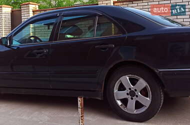 Седан Mercedes-Benz E-Class 1997 в Києві