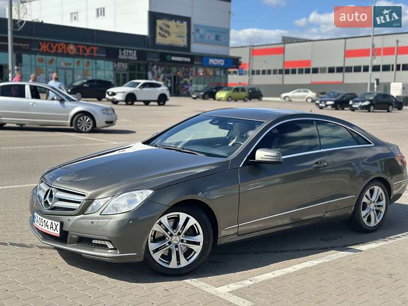 Купе Mercedes-Benz E-Class 2010 в Києві
