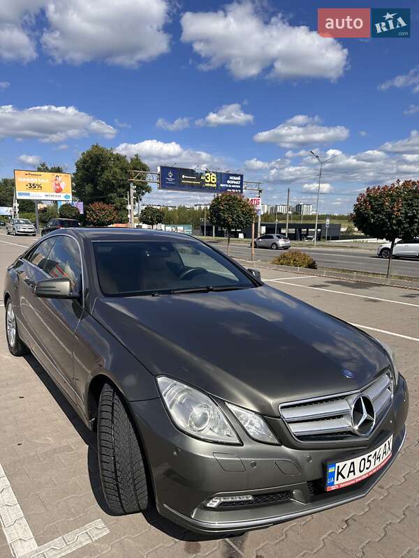 Купе Mercedes-Benz E-Class 2010 в Києві