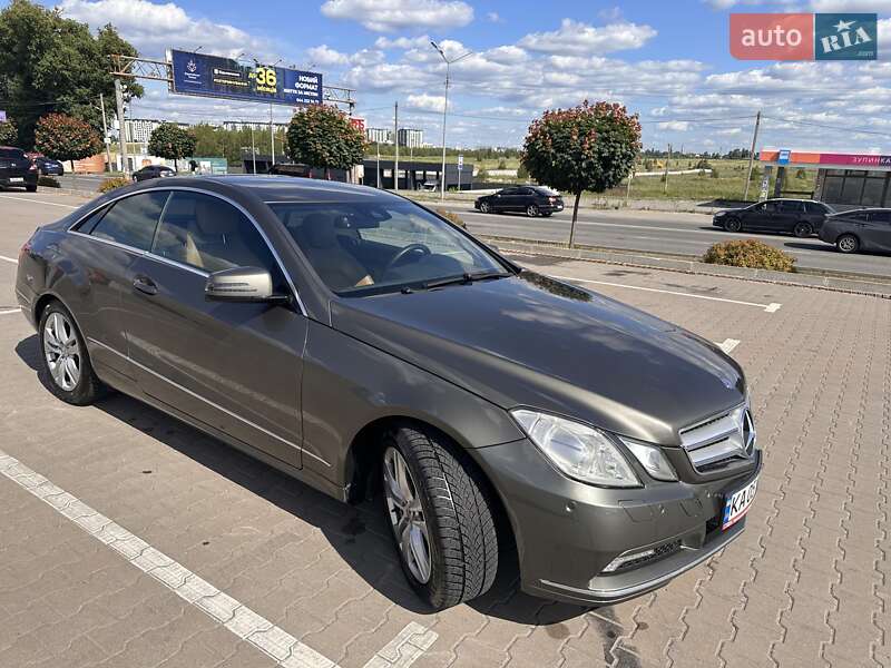 Купе Mercedes-Benz E-Class 2010 в Києві