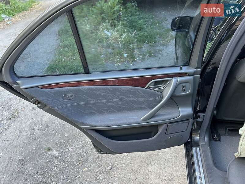 Седан Mercedes-Benz E-Class 2001 в Черкассах