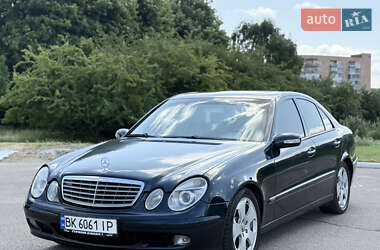 Седан Mercedes-Benz E-Class 2002 в Ровно